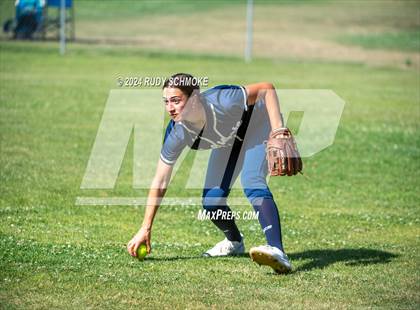 Thumbnail 1 in Del Norte @ San Pasqual photogallery.