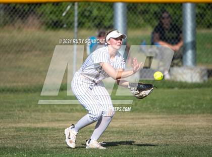 Thumbnail 2 in Del Norte @ San Pasqual photogallery.