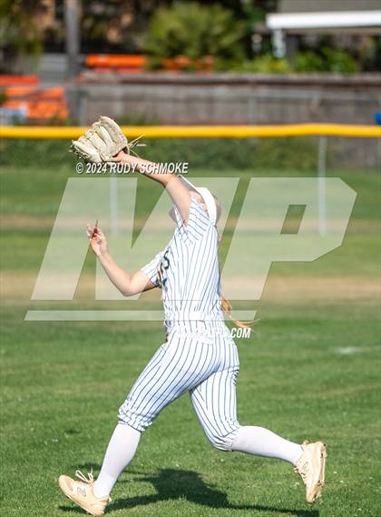 Thumbnail 3 in Del Norte @ San Pasqual photogallery.