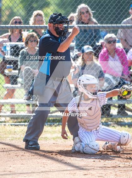Thumbnail 3 in Del Norte @ San Pasqual photogallery.