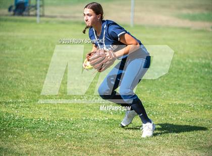 Thumbnail 3 in Del Norte @ San Pasqual photogallery.