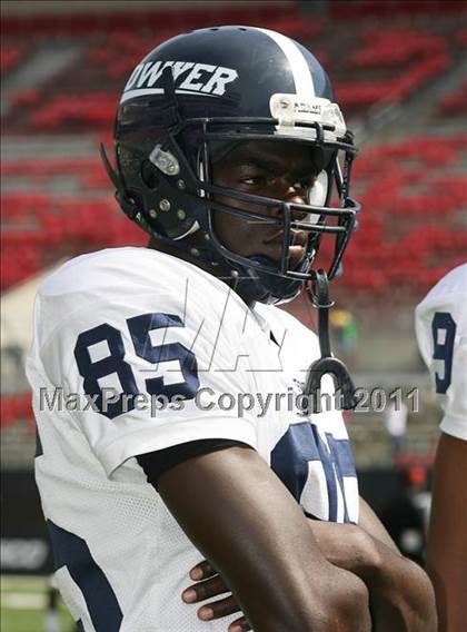 Thumbnail 2 in Dwyer vs. Glenville (Kirk Herbstreit National Kickoff Classic) photogallery.
