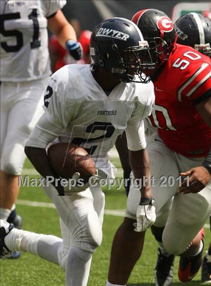 Thumbnail 2 in Dwyer vs. Glenville (Kirk Herbstreit National Kickoff Classic) photogallery.