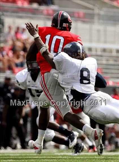 Thumbnail 3 in Dwyer vs. Glenville (Kirk Herbstreit National Kickoff Classic) photogallery.