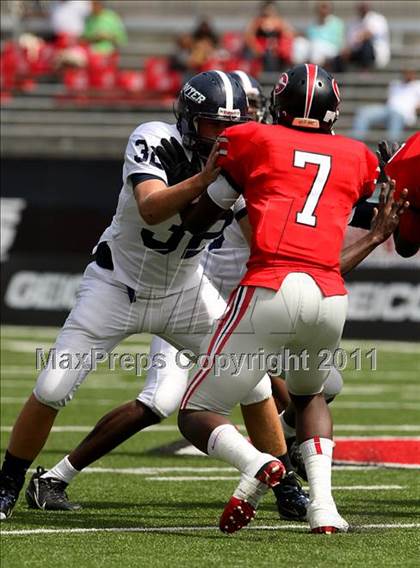 Thumbnail 2 in Dwyer vs. Glenville (Kirk Herbstreit National Kickoff Classic) photogallery.