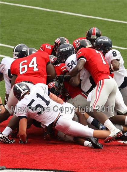 Thumbnail 2 in Dwyer vs. Glenville (Kirk Herbstreit National Kickoff Classic) photogallery.