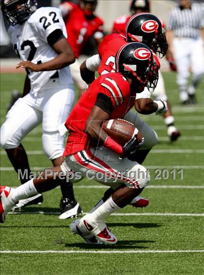 Thumbnail 2 in Dwyer vs. Glenville (Kirk Herbstreit National Kickoff Classic) photogallery.