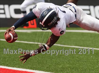 Thumbnail 1 in Dwyer vs. Glenville (Kirk Herbstreit National Kickoff Classic) photogallery.