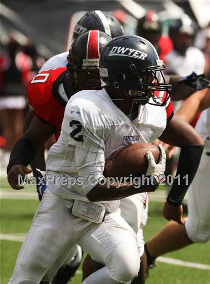 Thumbnail 3 in Dwyer vs. Glenville (Kirk Herbstreit National Kickoff Classic) photogallery.