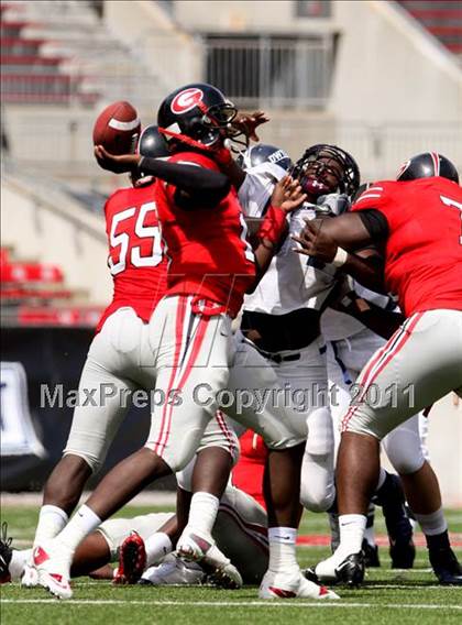 Thumbnail 3 in Dwyer vs. Glenville (Kirk Herbstreit National Kickoff Classic) photogallery.
