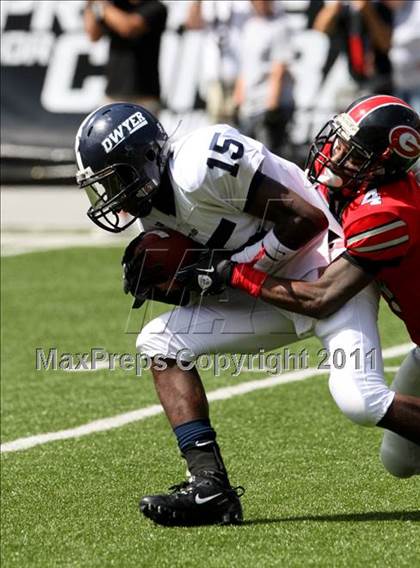 Thumbnail 2 in Dwyer vs. Glenville (Kirk Herbstreit National Kickoff Classic) photogallery.