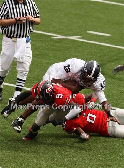 Thumbnail 2 in Dwyer vs. Glenville (Kirk Herbstreit National Kickoff Classic) photogallery.