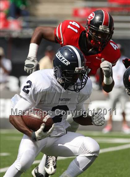 Thumbnail 3 in Dwyer vs. Glenville (Kirk Herbstreit National Kickoff Classic) photogallery.