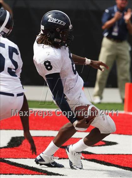 Thumbnail 3 in Dwyer vs. Glenville (Kirk Herbstreit National Kickoff Classic) photogallery.