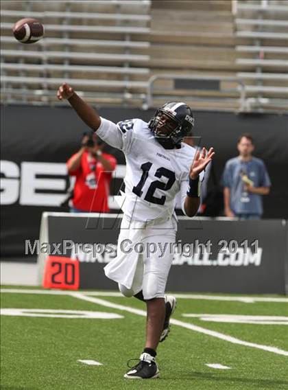 Thumbnail 3 in Dwyer vs. Glenville (Kirk Herbstreit National Kickoff Classic) photogallery.