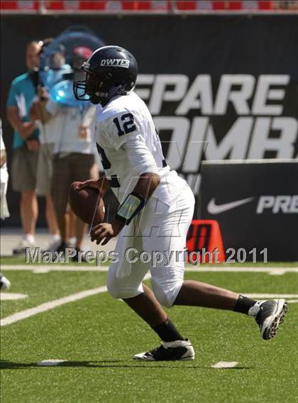 Thumbnail 1 in Dwyer vs. Glenville (Kirk Herbstreit National Kickoff Classic) photogallery.
