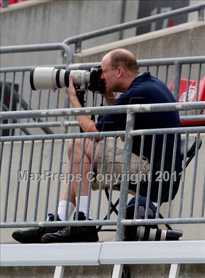Thumbnail 1 in Dwyer vs. Glenville (Kirk Herbstreit National Kickoff Classic) photogallery.