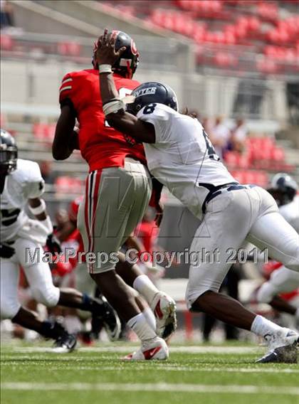Thumbnail 2 in Dwyer vs. Glenville (Kirk Herbstreit National Kickoff Classic) photogallery.