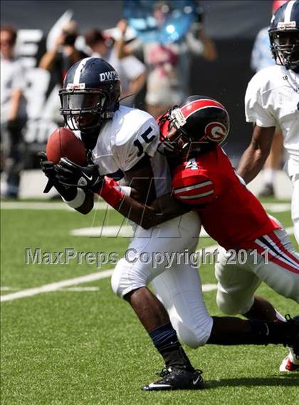 Thumbnail 3 in Dwyer vs. Glenville (Kirk Herbstreit National Kickoff Classic) photogallery.