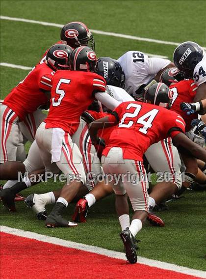 Thumbnail 3 in Dwyer vs. Glenville (Kirk Herbstreit National Kickoff Classic) photogallery.