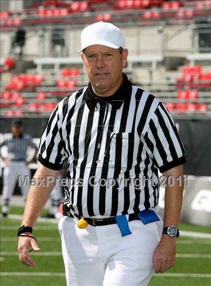 Thumbnail 3 in Dwyer vs. Glenville (Kirk Herbstreit National Kickoff Classic) photogallery.