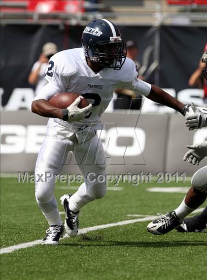 Thumbnail 3 in Dwyer vs. Glenville (Kirk Herbstreit National Kickoff Classic) photogallery.
