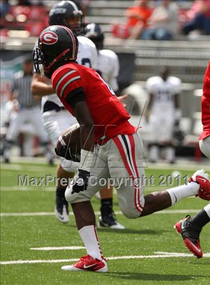 Thumbnail 3 in Dwyer vs. Glenville (Kirk Herbstreit National Kickoff Classic) photogallery.