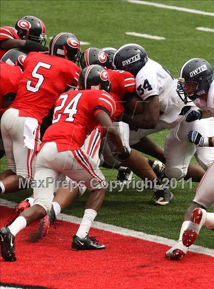 Thumbnail 2 in Dwyer vs. Glenville (Kirk Herbstreit National Kickoff Classic) photogallery.