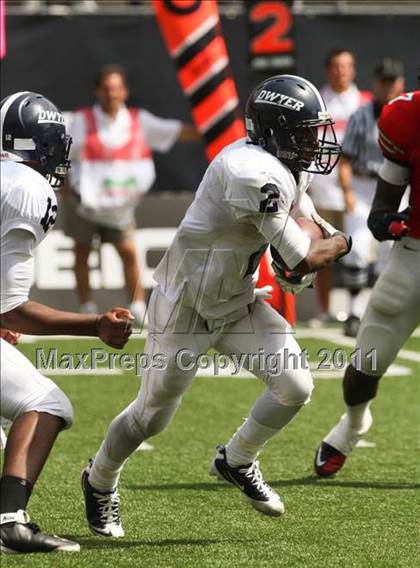 Thumbnail 2 in Dwyer vs. Glenville (Kirk Herbstreit National Kickoff Classic) photogallery.