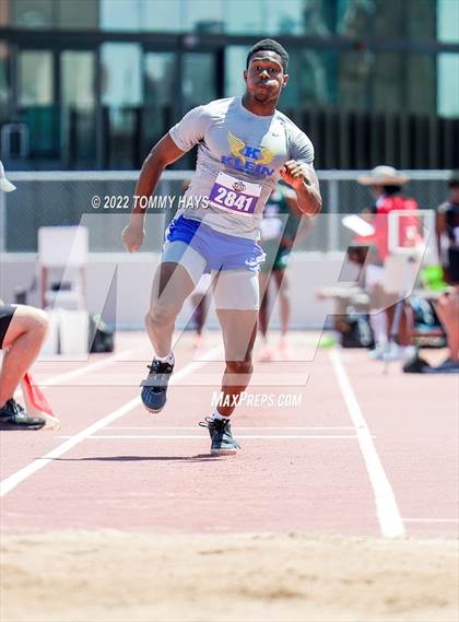 Thumbnail 1 in UIL 6A State Track Meet photogallery.