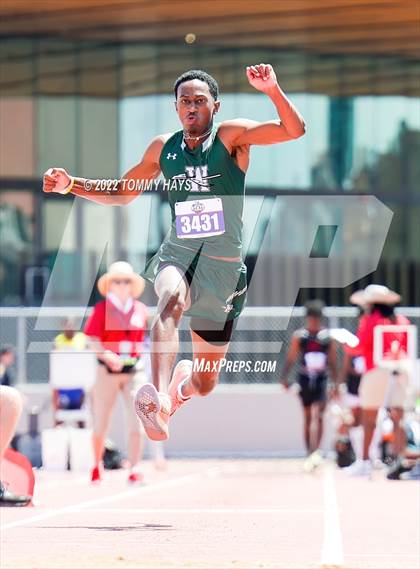 Thumbnail 2 in UIL 6A State Track Meet photogallery.