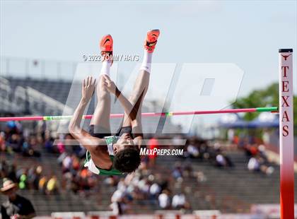 Thumbnail 1 in UIL 6A State Track Meet photogallery.