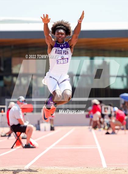 Thumbnail 3 in UIL 6A State Track Meet photogallery.