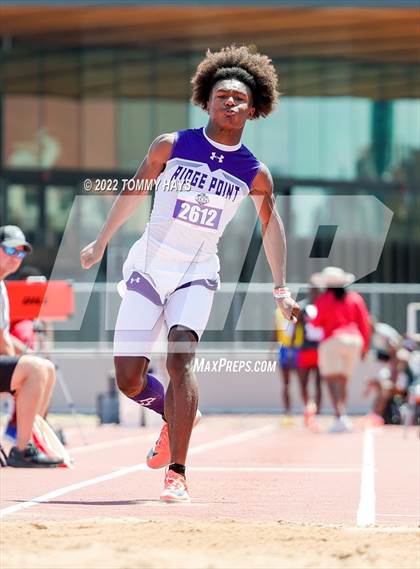 Thumbnail 2 in UIL 6A State Track Meet photogallery.