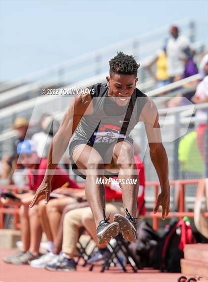 Thumbnail 3 in UIL 6A State Track Meet photogallery.