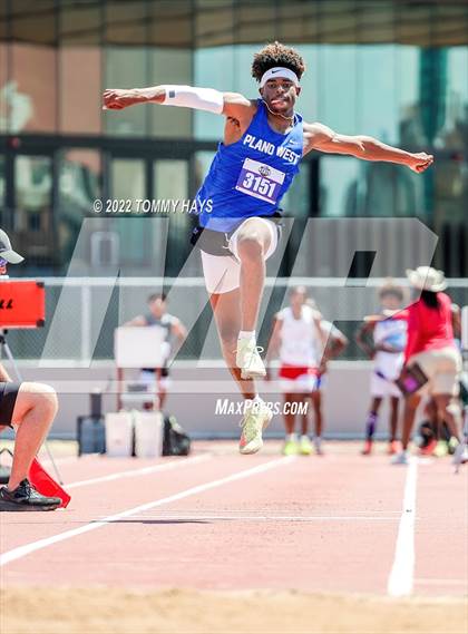 Thumbnail 1 in UIL 6A State Track Meet photogallery.