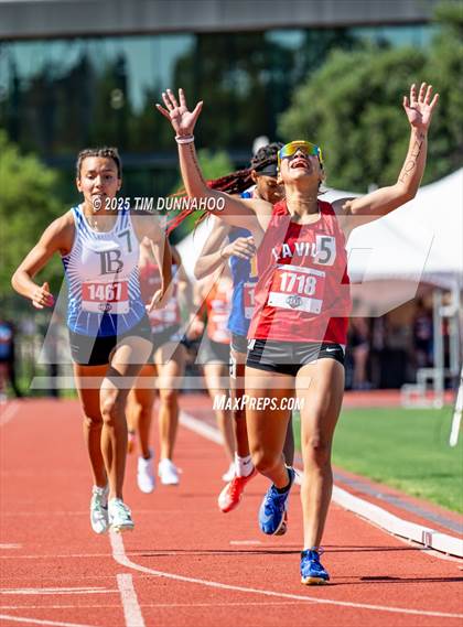 Thumbnail 3 in UIL 2A Girls Track & Field Finals photogallery.