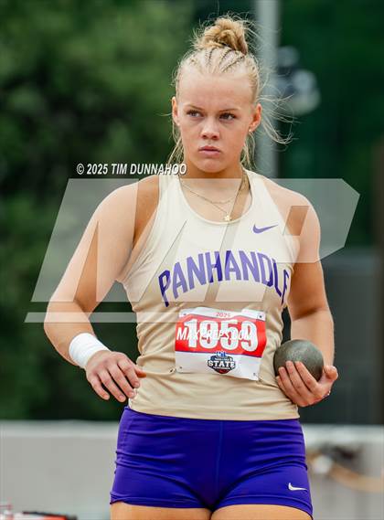 Thumbnail 3 in UIL 2A Girls Track & Field Finals photogallery.