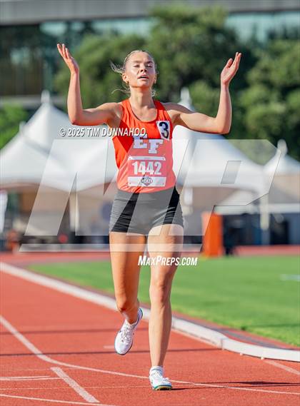 Thumbnail 1 in UIL 2A Girls Track & Field Finals photogallery.