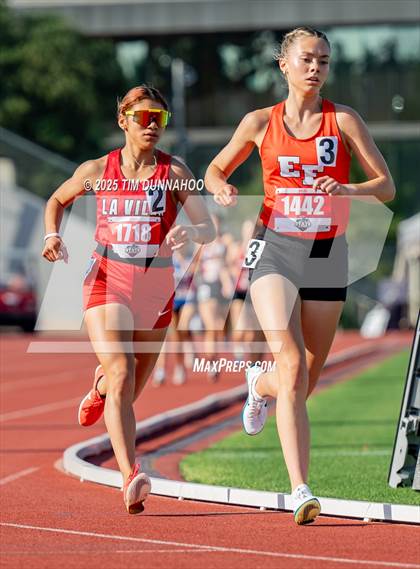Thumbnail 2 in UIL 2A Girls Track & Field Finals photogallery.
