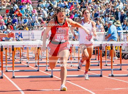 Thumbnail 2 in UIL 2A Girls Track & Field Finals photogallery.