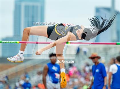 Thumbnail 1 in UIL 2A Girls Track & Field Finals photogallery.