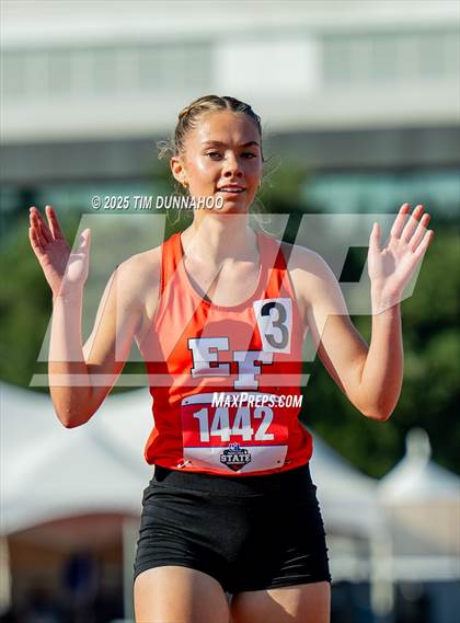 Thumbnail 3 in UIL 2A Girls Track & Field Finals photogallery.