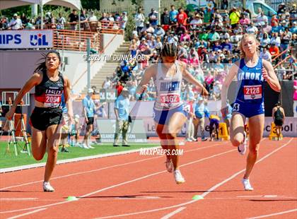 Thumbnail 1 in UIL 2A Girls Track & Field Finals photogallery.