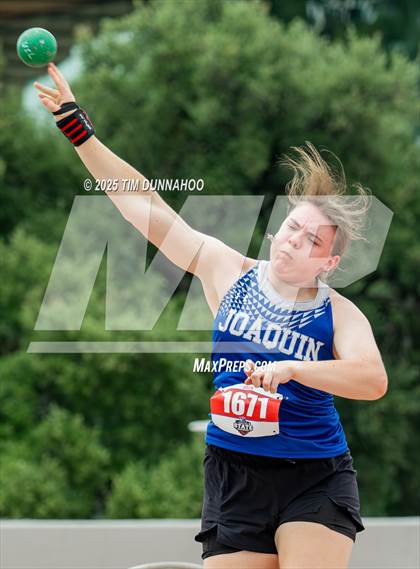 Thumbnail 3 in UIL 2A Girls Track & Field Finals photogallery.
