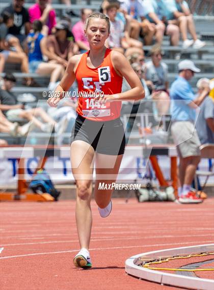 Thumbnail 2 in UIL 2A Girls Track & Field Finals photogallery.