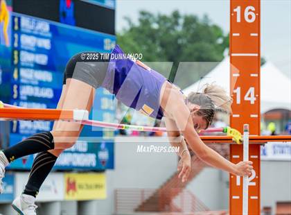 Thumbnail 3 in UIL 2A Girls Track & Field Finals photogallery.