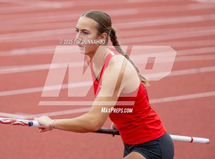 Thumbnail 1 in UIL 2A Girls Track & Field Finals photogallery.