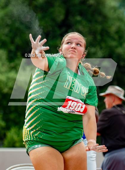 Thumbnail 1 in UIL 2A Girls Track & Field Finals photogallery.
