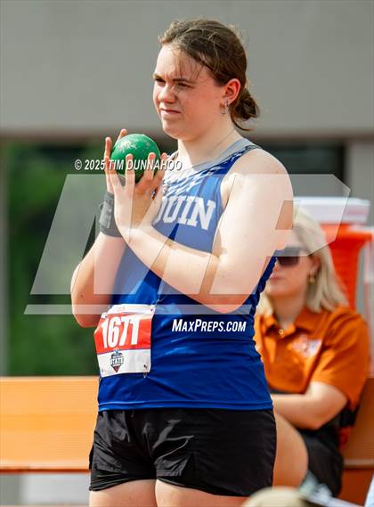 Thumbnail 2 in UIL 2A Girls Track & Field Finals photogallery.